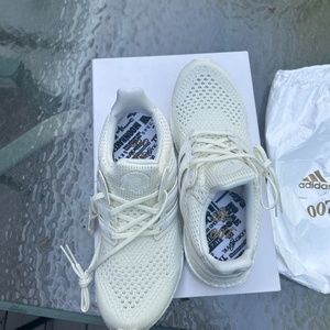 NEW Ultraboost DNA x James Bond Women’s size 8